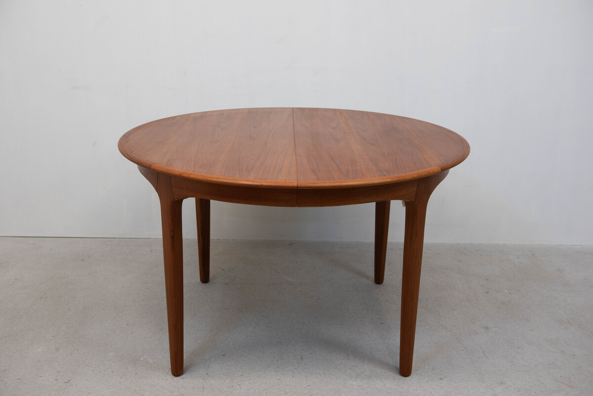 Dining Table R/H.Kjaernulf SOLD