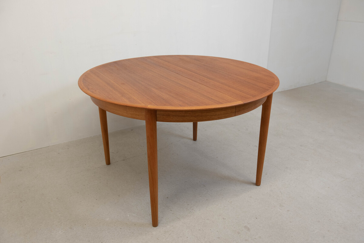 Dining Table Round SOLD
