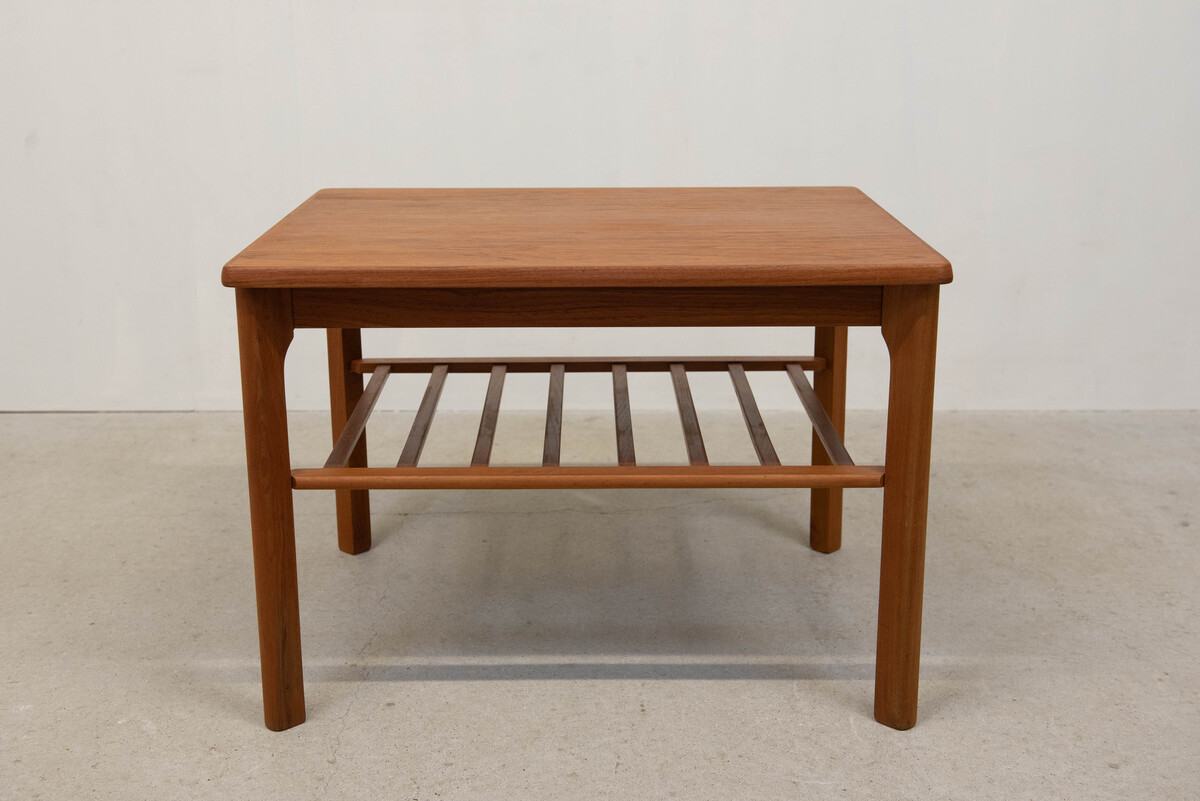Small Table/Henning Kjaernulf