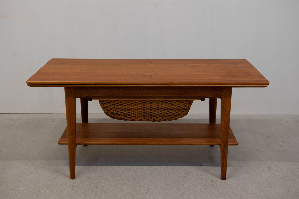 Coffee Table wt Sewing Basket