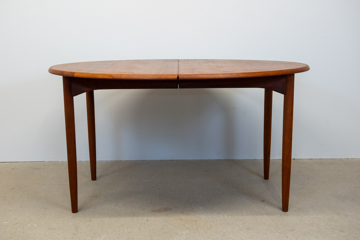 Oval Dining Table