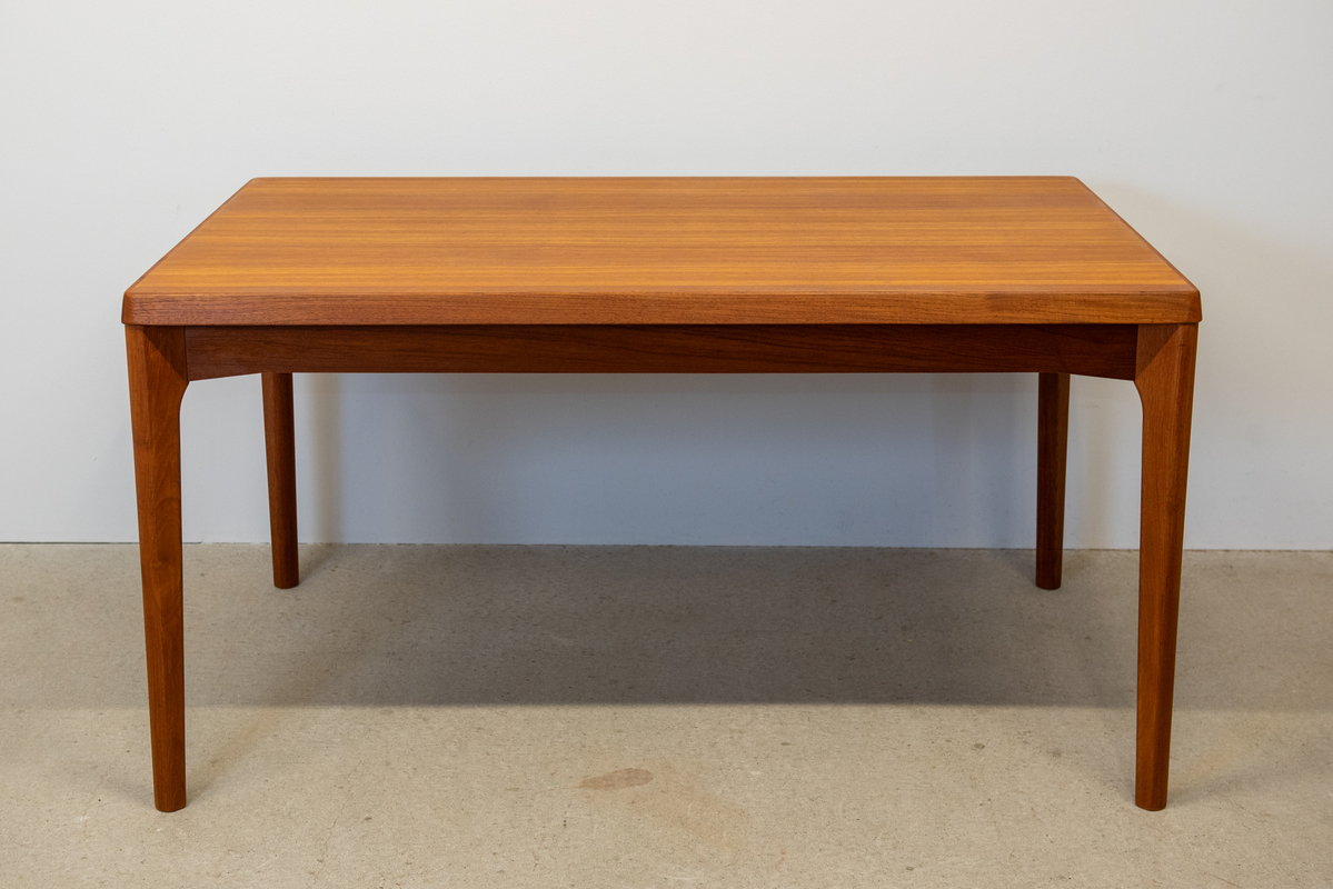 Dining Table ヘニング・ケアヌルフ