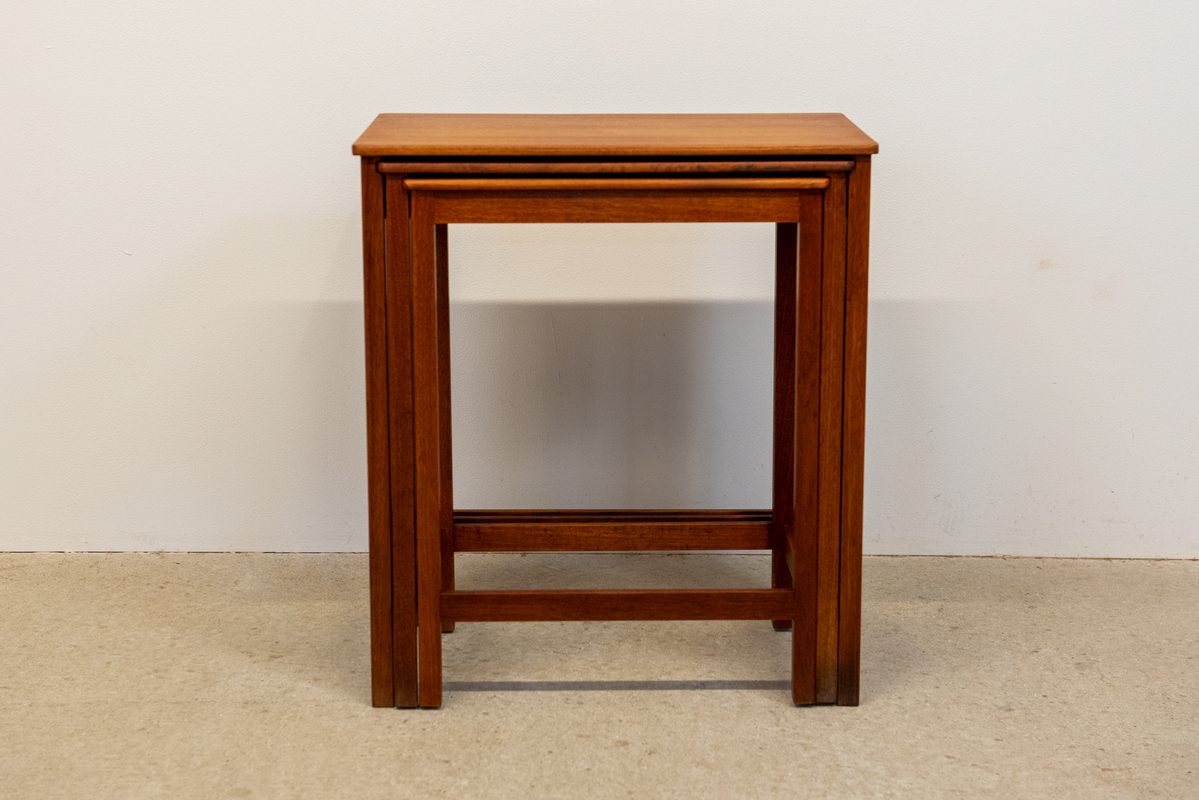 Nest Table/RUD RASMUSSEN