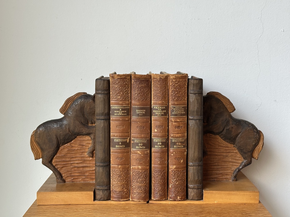 Bookend Horse